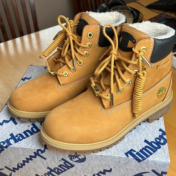RARE Timberland X Champion Premium 6 inch Shearling Boots NIB - Picture 2 of 10